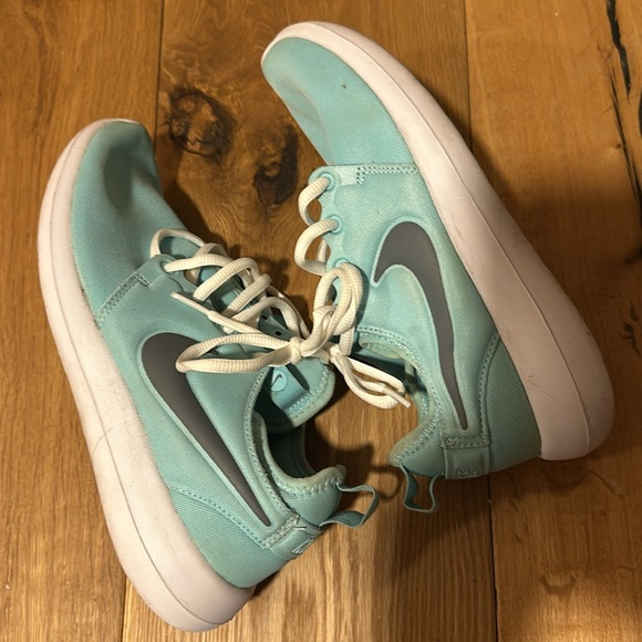 Nike ROSHE running shoes - Picture 3 of 4